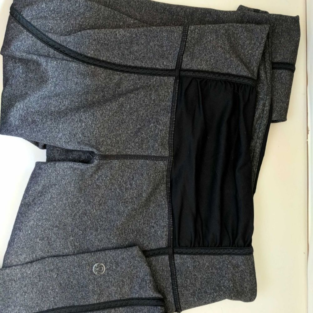 Lululemon Rehearsal Crop Leggings Heathered Black Size 6 - Picture 5 of 9